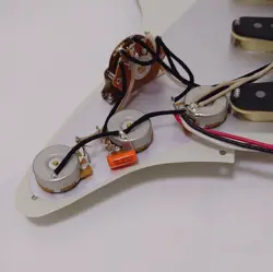 SSS PREWIRED LOADED PICKGUARD WITH ALNICO 5 PICKUPS FOR FENDER STRAT GUITAR