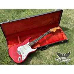 FENDER 1966 STRATOCASTER CANDY APPLE RED METALLIC