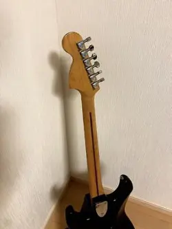 STRATOCASTER SCALLOP NECK