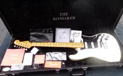 FENDER NILE RODGERS HITMAKER STRATOCASTER MAPLE FINGERBOARD GUITAR OLYMPIC WHITE