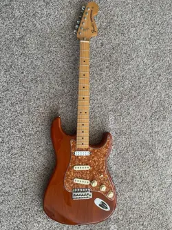 VINTARA STRATOCASTER
