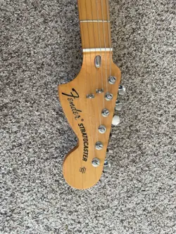 FENDER VINTARA