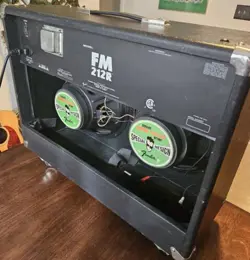 FENDER  FM 212R 100 WATT 2X12