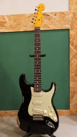 FENDER CUSTOM SHOP 1961 STRATOCASTER RELIC AGED BLACK USA 2022 ELECTRIC GUITAR