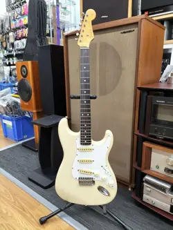 FENDER JAPAN ST62-55 STRATOCASTER WHITE MADE IN JAPAN 1989-1990 ELECTRIC GUITAR