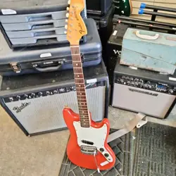 1971 FENDER BRONCO, RED