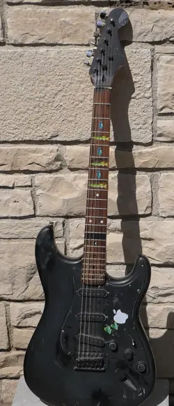 FENDER SQUIRE STRATOCASTER ELECTRIC GUITAR BLACK WHITE CAE-0041066614