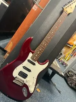 USED FENDER STRATOCASTER MEXICO W/HARD CASE ELECTRIC GUITAR RH (QUC022934)