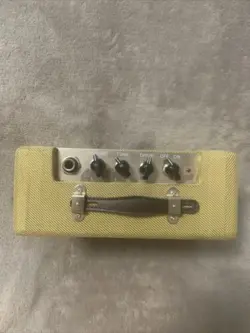 9V PORTABLE GUITAR