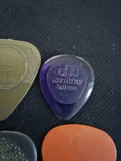 GUITAR PICK MUSIC