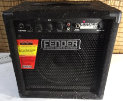 FENDER RUMBLE 15 BASS GUITAR AMP (TURNS ON)