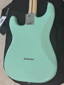 DELONGE STRATOCASTER SURF