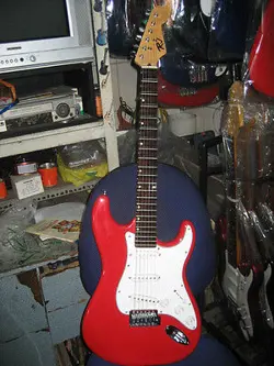 STRATOCASTER VIETNAMESE VONG CO ELECTRIC GUITAR -