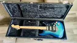 LE GUITAR BLUE