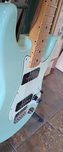 W/ DELUXE FENDER