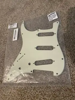 3-PLY PICKGUARD 005-5320-000