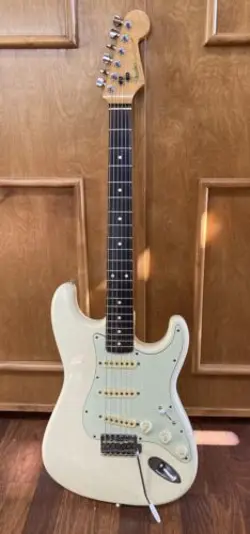 VINTAGE FENDER STRATOCASTER STRAT MIJ OLYMPIC WHITE FRALINS