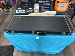 II STRATOCASTER ANTIGUA