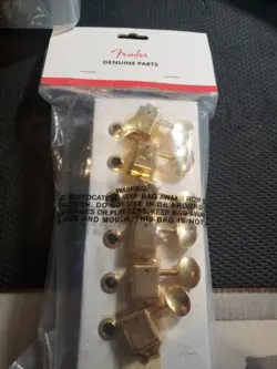 GENUINE FENDER VINTAGE STRAT/TELE STRATOCASTER/TELECASTER TUNERS MACHINES - GOLD