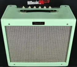 FENDER BLUES JUNIOR LIMITED EDITION SURF GREEN GUITAR TUBE COMBO AMPLIFIER AMP
