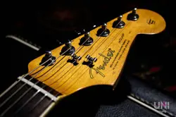 FENDER KURT COBAIN ROAD WORN JAGUAR / 2011 USED ELECTRIC GUITAR