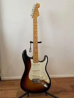 ULTRA STRATOCASTER SCRATCHES