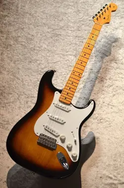 FENDER FSR MADE IN JAPAN TRADITIONAL 50S STRATOCASTER 2-COLOR SUNBURST