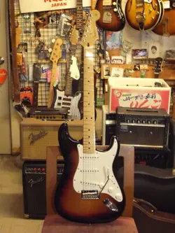 FENDER MEXICO PLAYER STRATOCASTER (2019)