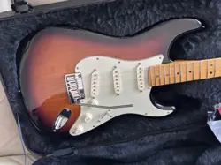 2012 FENDER AMERICAN DELUXE V NECK STRATOCASTER W CASE