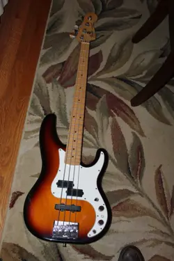 FENDER AMERICAN PRECISION BASS PLUS
