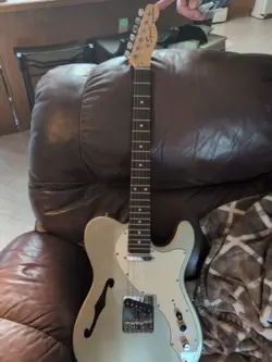 FENDER TELECASTER SQUIRE