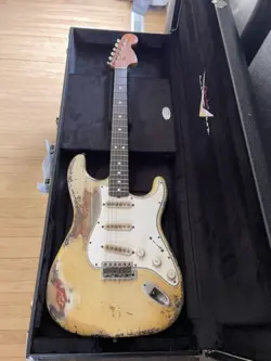 69 STRATOCASTER