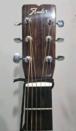 FENDER MODEL F-35