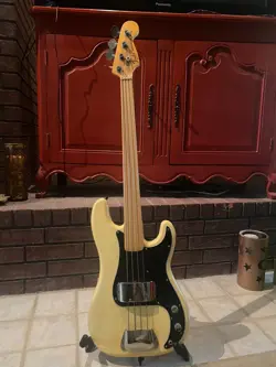 FRETLESS BASS EXCELLENT