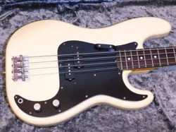 FENDER JAPAN PB70-US ELECTRIC BASS GUITAR
