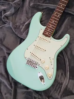 2021 FENDER VINTERA '60S STRATOCASTER 75TH ANNIVERSARY GUITAR SURF GREEN GIG BAG