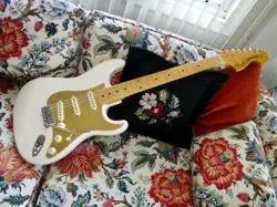 MODIFIED 60'S STRATOCASTER-MANY