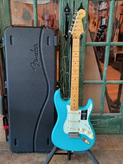FENDER AMERICAN PRO II STRATOCASTER MIAMI BLUE WITH FENDER LOGO HARD SHELL CASE