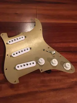 FENDER CUSTOM SHOP TEXAS SPECIAL STRATOCASTER STRAT PICKUPS GOLD METAL PICKGUARD