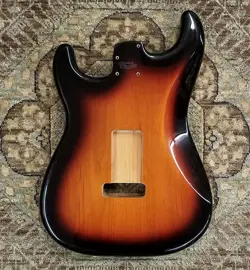 IN 3-TONE SUNBURST