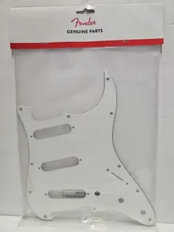 NEW - GENUINE FENDER STANDARD STRAT PICKGUARD - 3-PLY WHITE, 099-1360-000