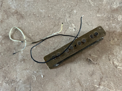 1970S FENDER JAZZ BASS PICKUP BRIDGE