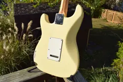 STANDARD STRATOCASTER-