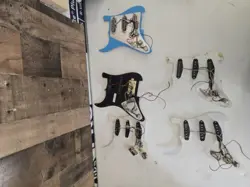 STRATOCASTER STYLE LOADED