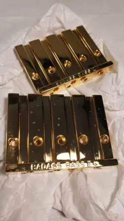 VINTAGE ORIGINAL LEO QUAN BADASS BASS II FENDER GUITAR GOLD BRIDGES