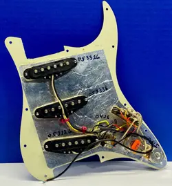 HANDED STRATOCASTER LOADED