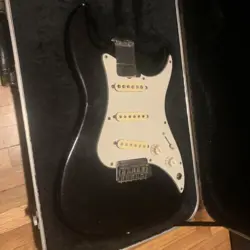 1986 SQUIER FENDER