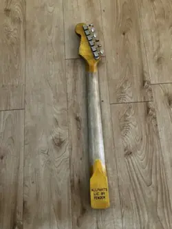 FENDER RELIC AGED ALLPARTS STRATOCASTER STRAT NECK HEAVY AGED ROSEWOOD