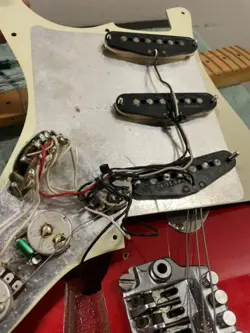 1985 FENDER JAPAN STRATOCASTER CANDY APPLE RED RARE VINTAGE ELECTRIC GUITAR