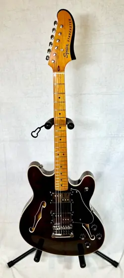 STARCASTER GUITAR ROADRUNNER
